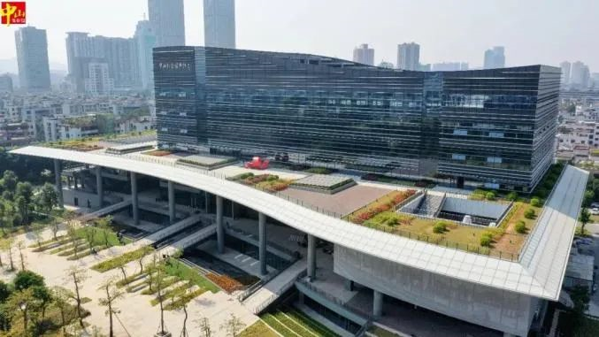 中亞工程案例展示丨坐書鄉(xiāng)觀日出日落，賞機場云卷云舒(圖1)