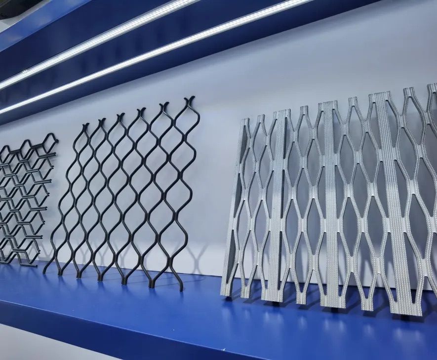 中亞鋁業(yè) “鋁” 光閃耀：廣交會首日現場搶“鮮”看！(圖9)